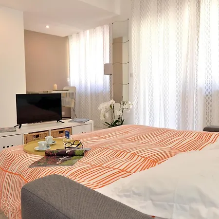 Elegant Studio With Sea View Balcony In 30 M² Apartment Maiori
